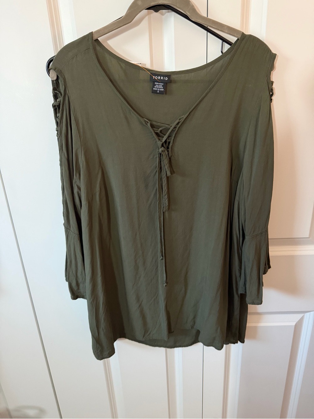TORRID Olive Green Cold Shoulder Lace-Up Tunic Top Size 12 Large (size 0)